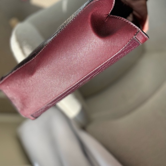 Guess burgundy Croc-Embossed Satchel NWOT - Picture 3 of 4